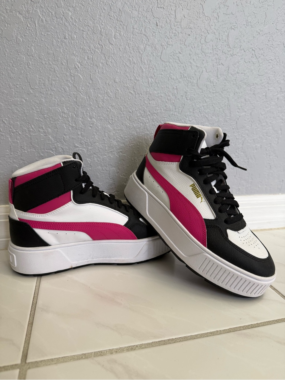PUMA Women’s Pink White Black High-Top Platform Sneakers Size 7.5